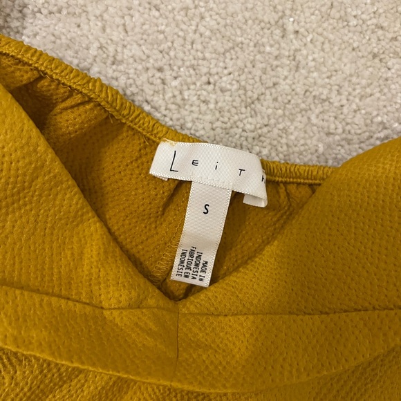 Olive drop sleeve blouse NWT - Picture 3 of 4